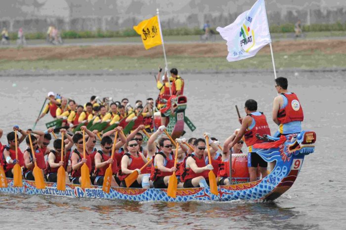 CHUTOGEL - Balap perahu naga sebagai ajang taruhan tradisional