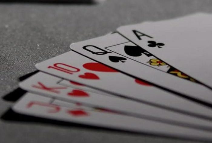 Poker: Permainan Tradisional yang Mendunia